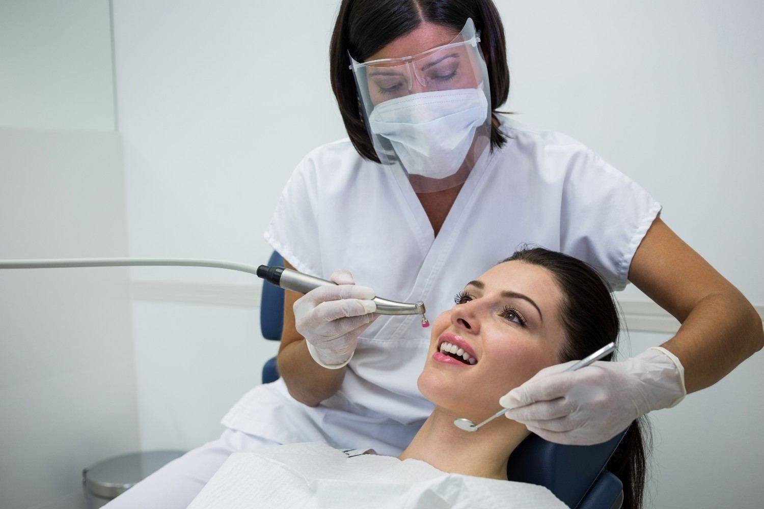 Dentist in Techzone 4