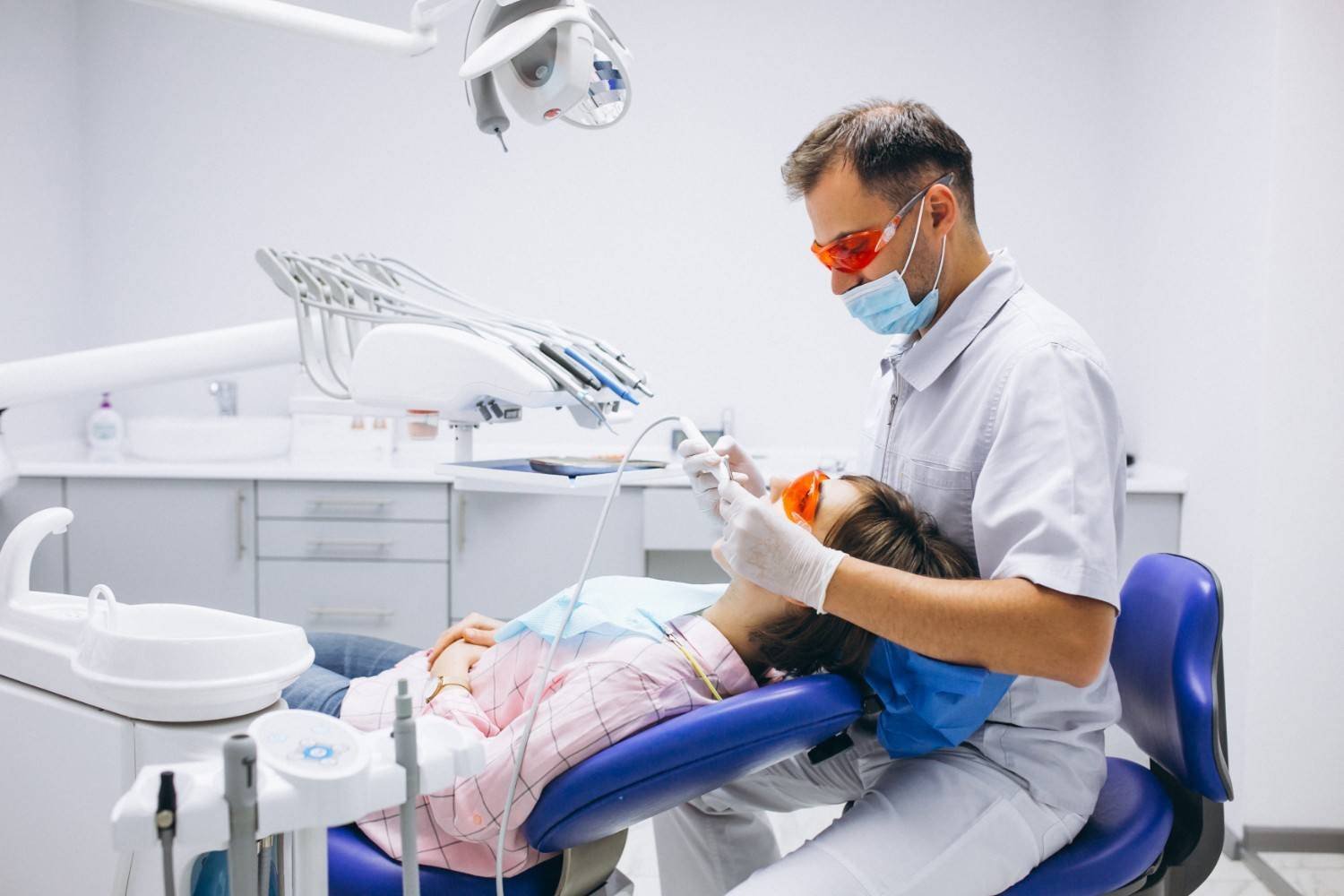 Dentist in Greater Noida West